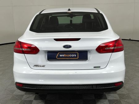 2016-Ford-Focus-10-EcoBoost-Trend_6