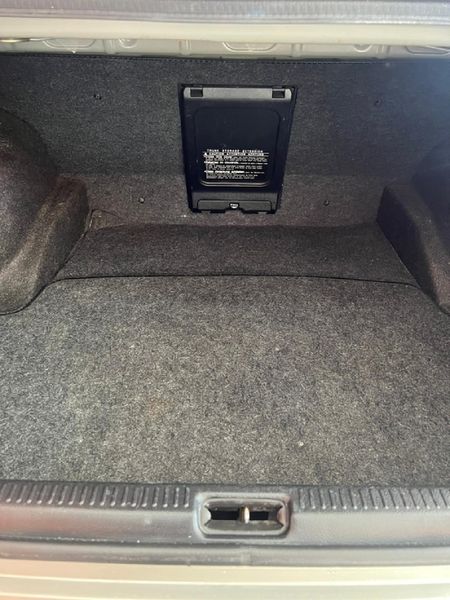 2001-Lexus-IS-200-Auto_13