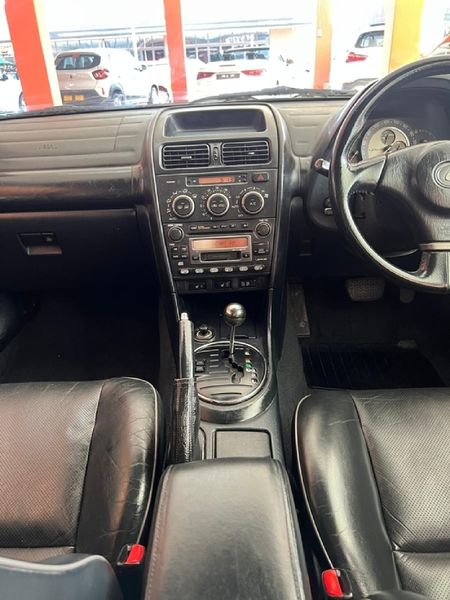 2001-Lexus-IS-200-Auto_7