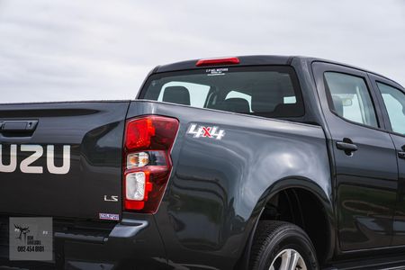 2023-Isuzu-D-Max-19-DDI-LS-4x4-Auto-Double-Cab_9