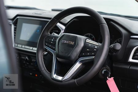2023-Isuzu-D-Max-19-DDI-LS-4x4-Auto-Double-Cab_12