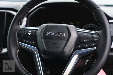 2023-Isuzu-D-Max-19-DDI-LS-4x4-Auto-Double-Cab_13