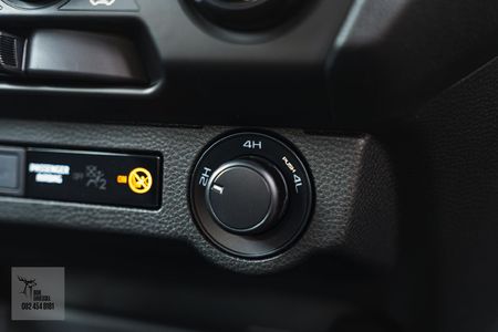 2023-Isuzu-D-Max-19-DDI-LS-4x4-Auto-Double-Cab_16