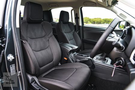 2023-Isuzu-D-Max-19-DDI-LS-4x4-Auto-Double-Cab_18