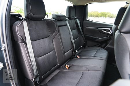 2023-Isuzu-D-Max-19-DDI-LS-4x4-Auto-Double-Cab_19