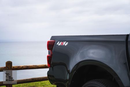 2023-Isuzu-D-Max-19-DDI-LS-4x4-Auto-Double-Cab_3