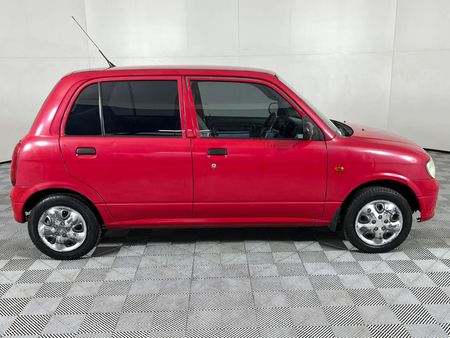2001-Daihatsu-Cuore-10-Auto_5
