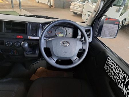 2024-Toyota-Quantum-27-Sesfikile-16-seat_11