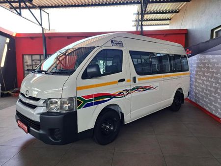 2024-Toyota-Quantum-25-D-4D-Sesfikile-16-seat_2