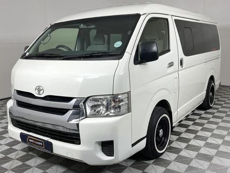 2016-Toyota-Quantum-25-D-4D-10-seat_0