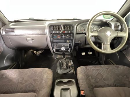 1999-Nissan-Sani-2400_1