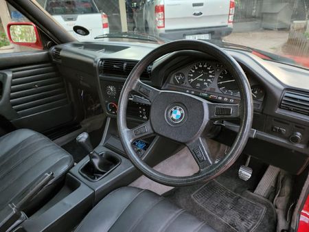 1988-BMW-3-Series-325is_21