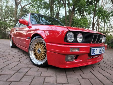 1988-BMW-3-Series-325is_3