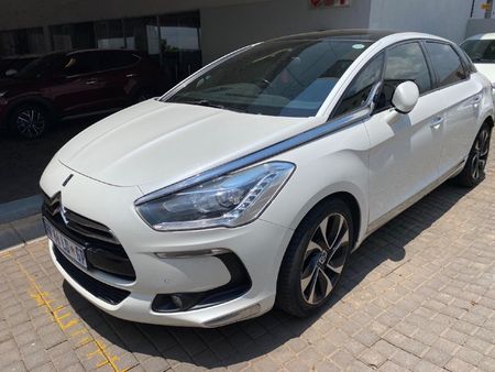 2013-Citroen-DS5-16-THP-Style-Auto_0
