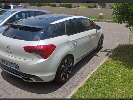 2013-Citroen-DS5-16-THP-Style-Auto_9