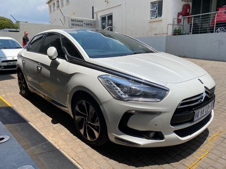 2013-Citroen-DS5-16-THP-Style-Auto_1