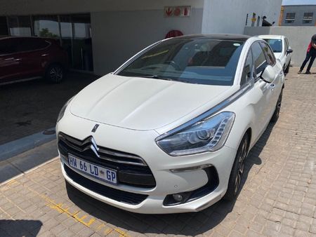 2013-Citroen-DS5-16-THP-Style-Auto_3