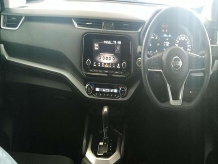 2023-Nissan-Terra-25D-SE-Auto_7