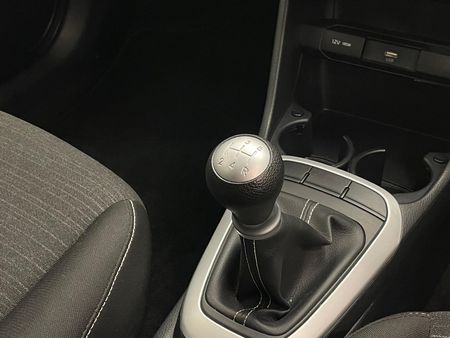 2023-Kia-Picanto-10-Street_18