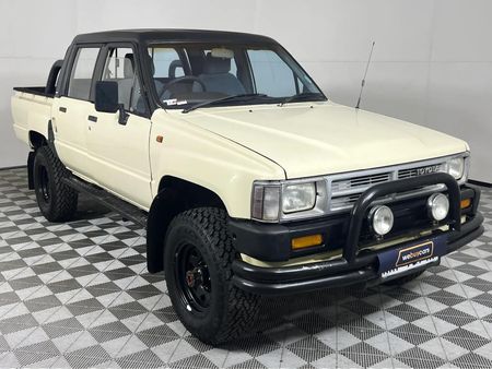 1988-Toyota-Hilux-2200-4x4-Double-Cab_4