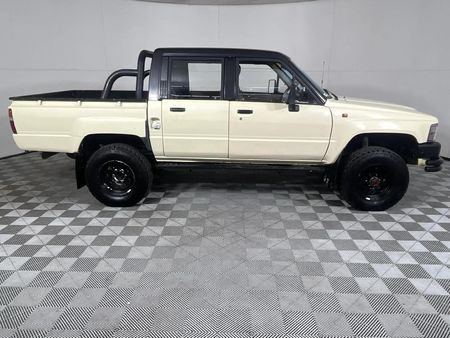 1988-Toyota-Hilux-2200-4x4-Double-Cab_5