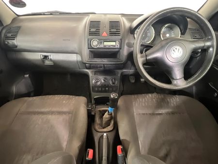 2001-Volkswagen-Polo-Playa-14_1