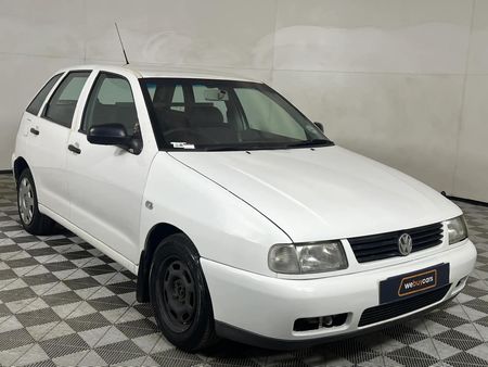 2001-Volkswagen-Polo-Playa-14_4