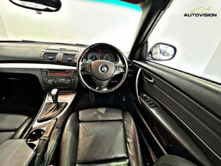 2012-BMW-1-Series-125i-Convertible-M-Sport-Auto_11