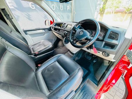 2017-Volkswagen-Transporter-20-BiTDI-Crew-Bus-LWB-132kW-4Motion-Auto_2