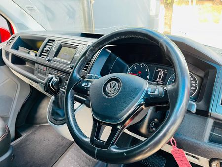 2017-Volkswagen-Transporter-20-BiTDI-Crew-Bus-LWB-132kW-4Motion-Auto_4