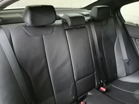 2014-BMW-3-Series-330d-M-Sport-Auto_6