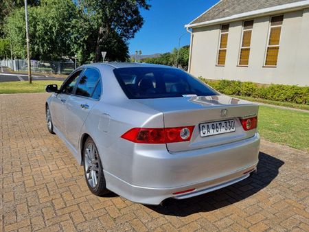 2005-Honda-Accord-24-Type-S_4