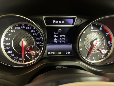 2014-Mercedes-AMG-CLA-45-AMG_2