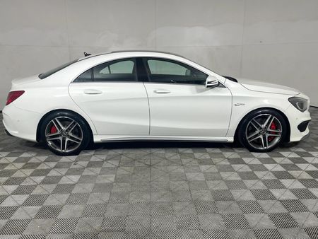 2014-Mercedes-AMG-CLA-45-AMG_5