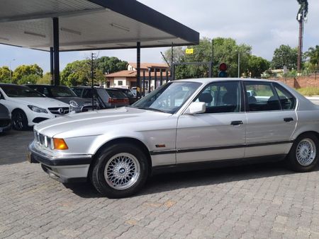 1992-BMW-7-Series-740i-Auto_2
