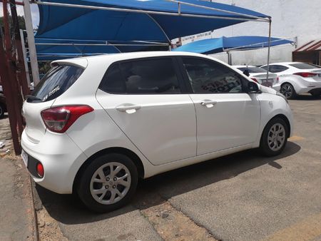 2019-Hyundai-Grand-i10-10-Motion_11