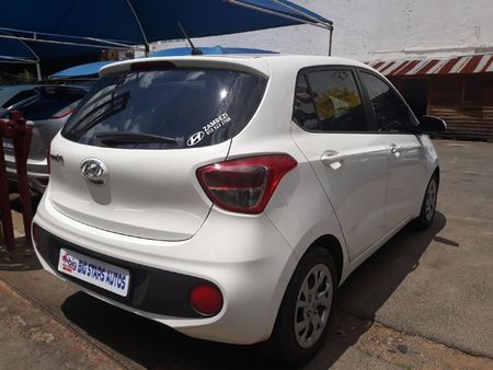2019-Hyundai-Grand-i10-10-Motion_12
