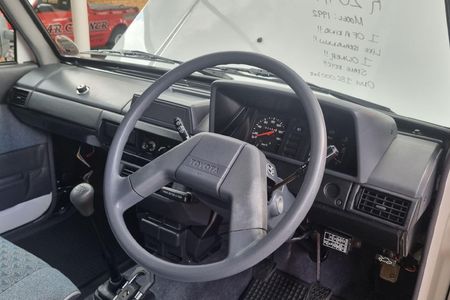 1992-Toyota-Venture-1800-64_14