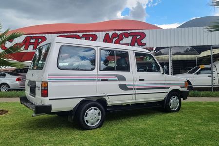 1992-Toyota-Venture-1800-64_4