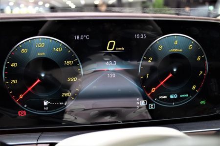2023-Mercedes-Benz-GLS-Maybach-600-4Matic_9