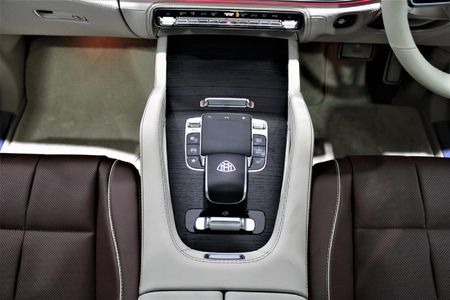 2023-Mercedes-Benz-GLS-Maybach-600-4Matic_13