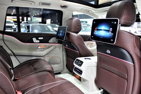 2023-Mercedes-Benz-GLS-Maybach-600-4Matic_14