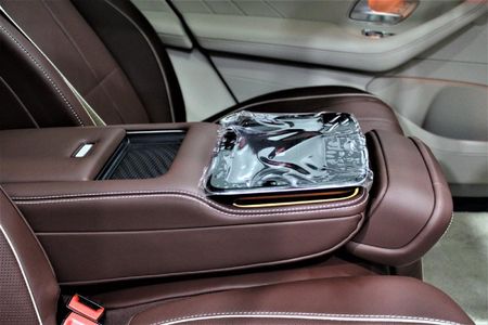 2023-Mercedes-Benz-GLS-Maybach-600-4Matic_16