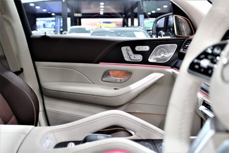 2023-Mercedes-Benz-GLS-Maybach-600-4Matic_18