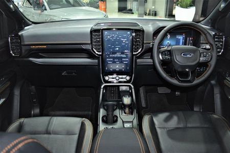 2023-Mercedes-Benz-GLS-Maybach-600-4Matic_1