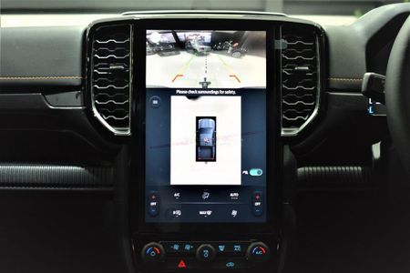 2023-Mercedes-Benz-GLS-Maybach-600-4Matic_3