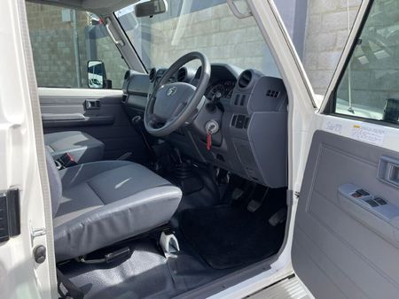 2021-Toyota-Land-Cruiser-79-79-42-D-Single-Cab_4