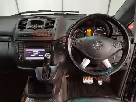 2014-Mercedes-Benz-Viano-30-CDI-Avantgarde-Auto_11