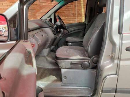 2005-Mercedes-Benz-Vito-115-CDI-CrewBus_6