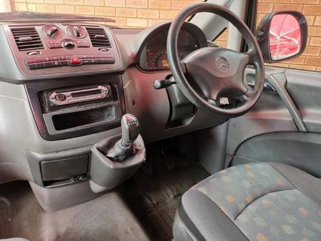 2005-Mercedes-Benz-Vito-115-CDI-CrewBus_8